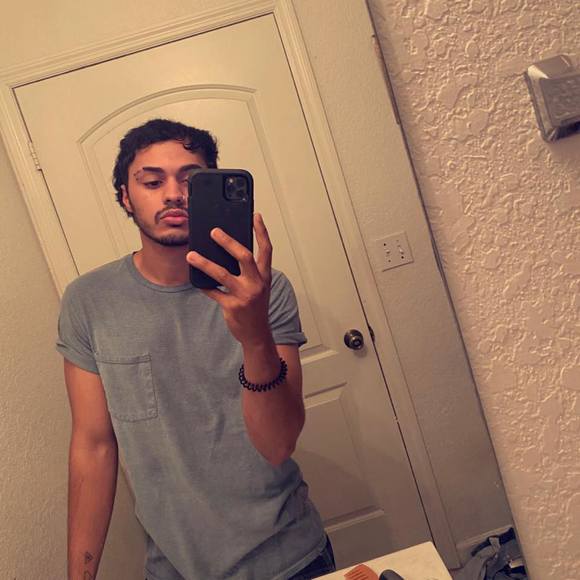 Meet your Posher, Chris - Picture 1 of 1